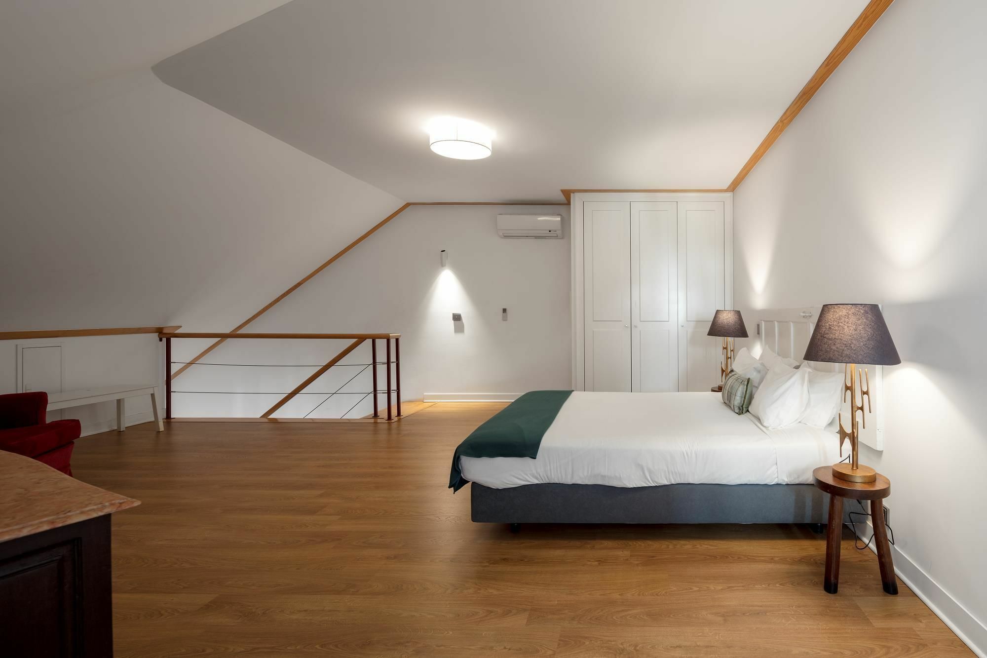 Lisbon Serviced Apartments - Chiado Emenda Bagian luar foto